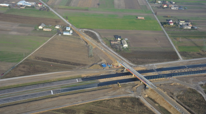 Budowa drogi ekspresowej S17 między Kurowem i Jastkowem w listopadzie 2012 r. Fot. GDDKiA o/Lublin