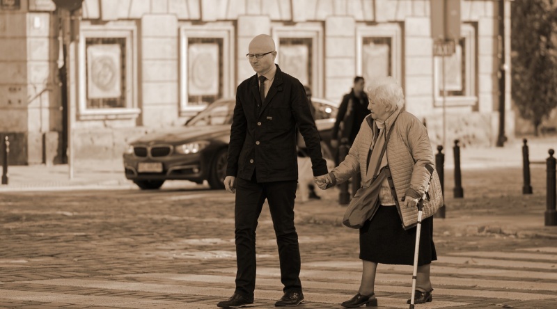 Na przejsciach giną najczęsciej osoby starsze. Fot. Pixabay.com