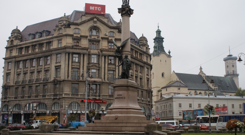 Pomnik Adama Mickiewicza we Lwowie. Fot. PKD